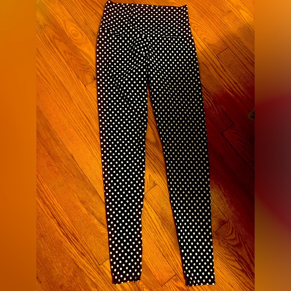 Onzie black and white polka dot yoga pants, like new